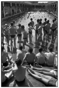 Henri Cartier-Bresson, Piscine Deligny, Paris, 1955