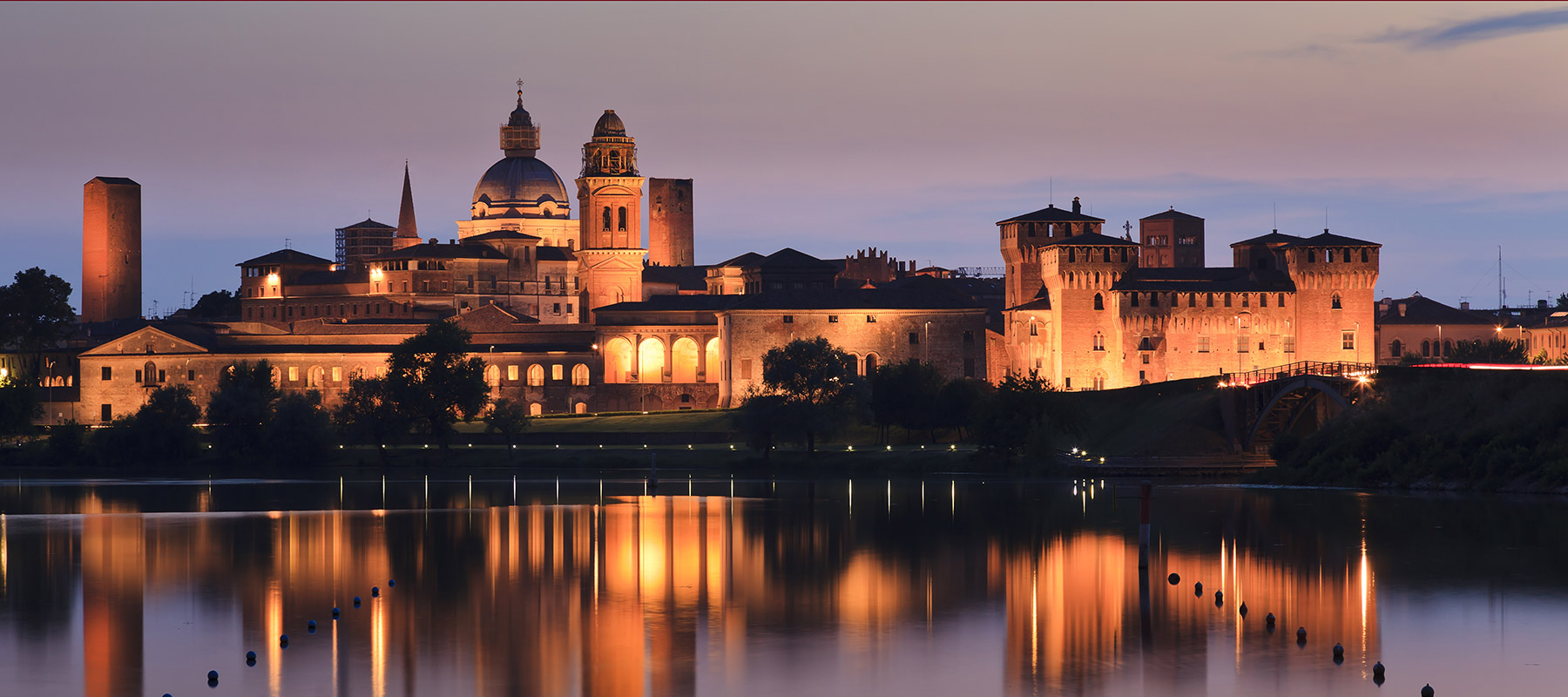 Mantova-Mantua-by-night