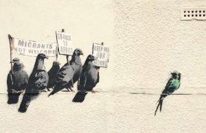 Graffito di Banksy sui migranti, a Londra