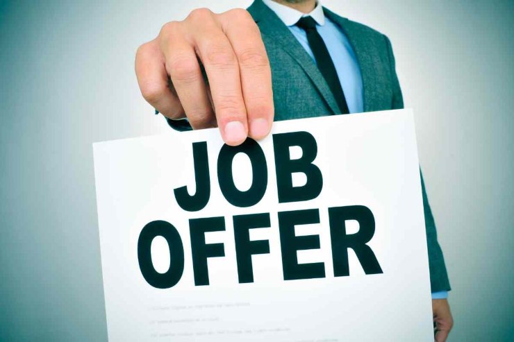 Cartello offerte di lavoro 