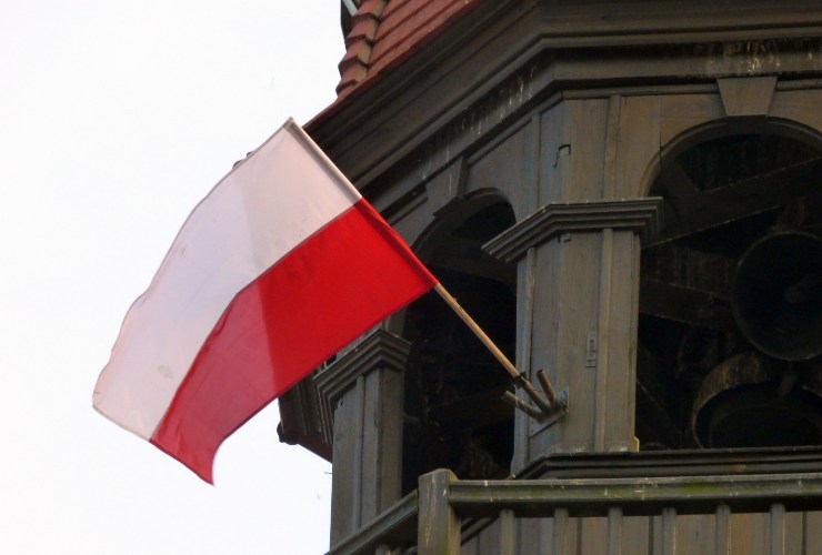 bandiera polacca su una torre