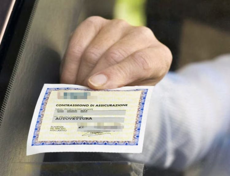 assicurazione auto a un prezzo assurdo