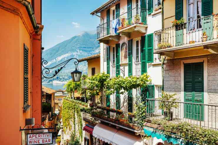 Delle strade di alcuni borghi medievali