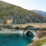 lago nel borgo di Villalago
