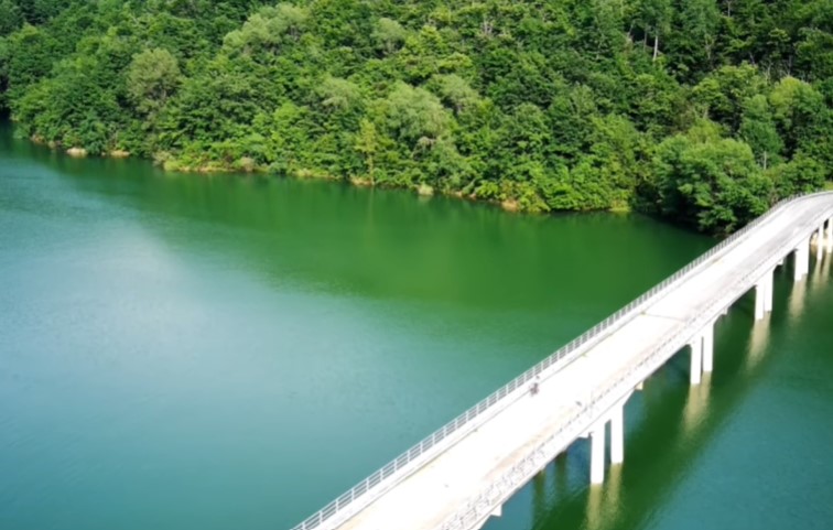 vista sul lago del salto