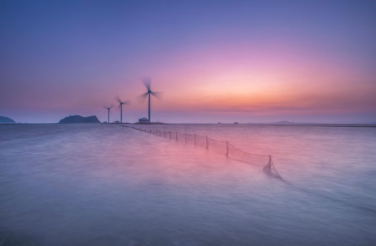 onde mare energia pulita pale eoliche