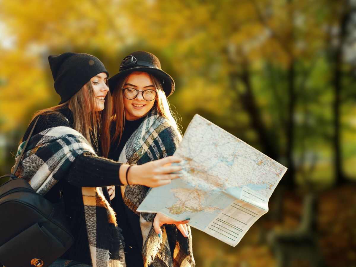 panorama autunnale e amiche in gita