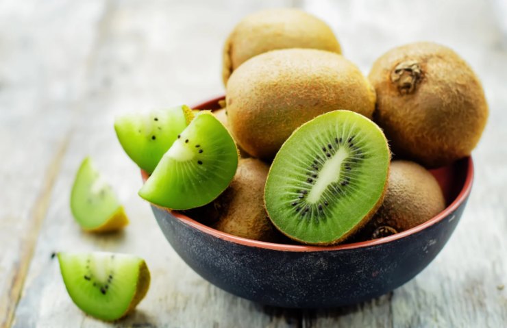 kiwi dentro ad una ciotola