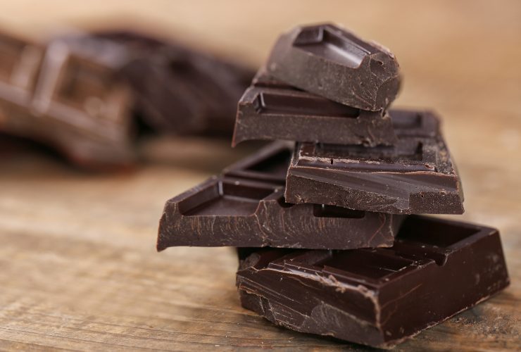 quadratini di cioccolato fondente
