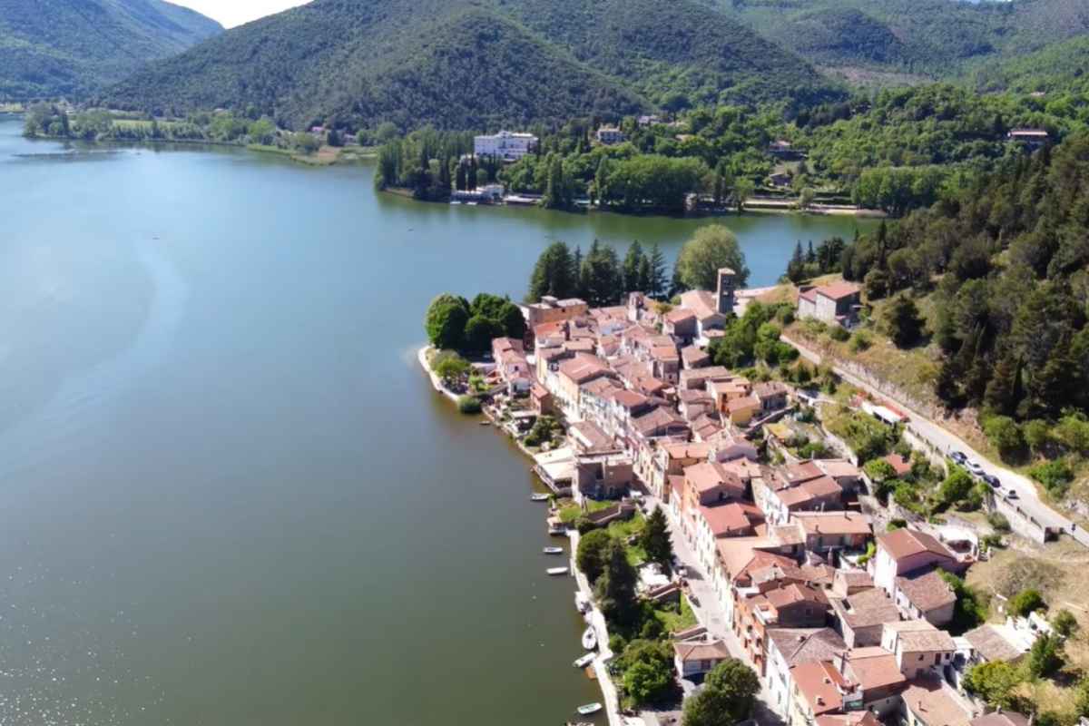 vista sul lago di piediluco