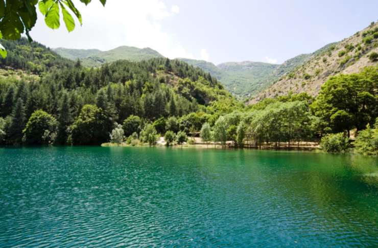il lago di scanno in abruzzo