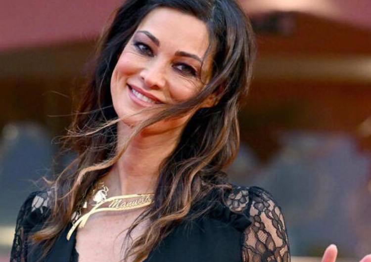 La trasformazione di Manuela Arcuri