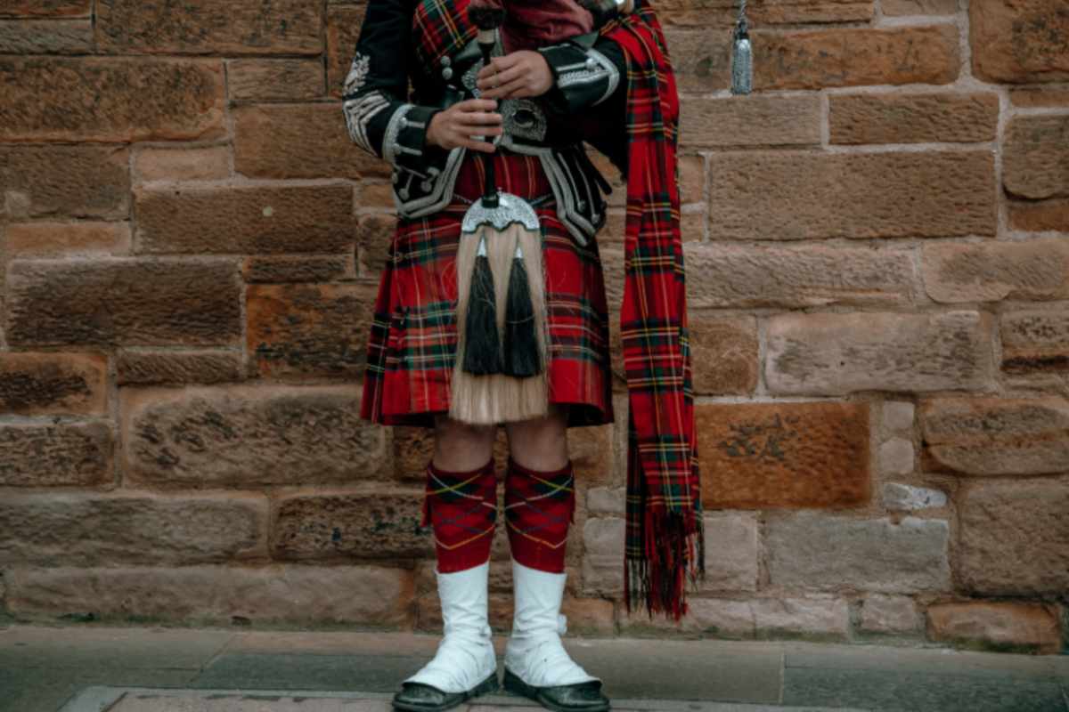 persona con il tipico costume scozzese