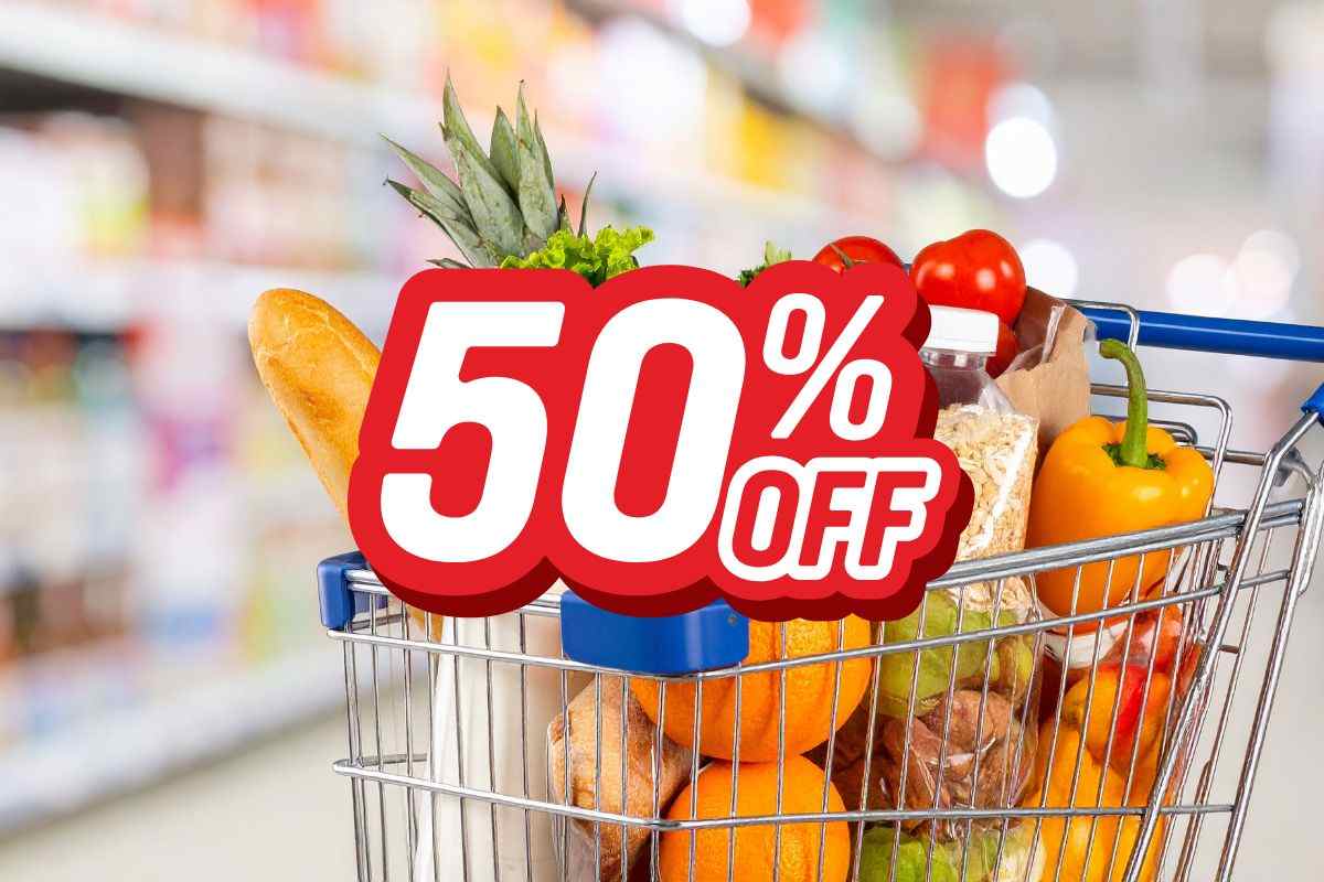 carrello della spesa e percentuale del 50%