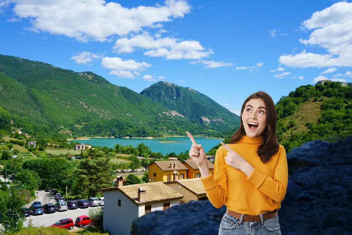valle del turano ed una ragazza che la indica