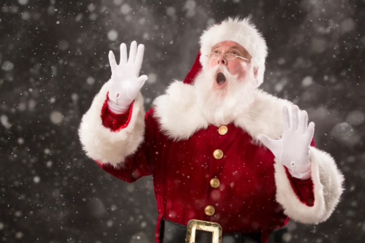 babbo natale con aria stupita