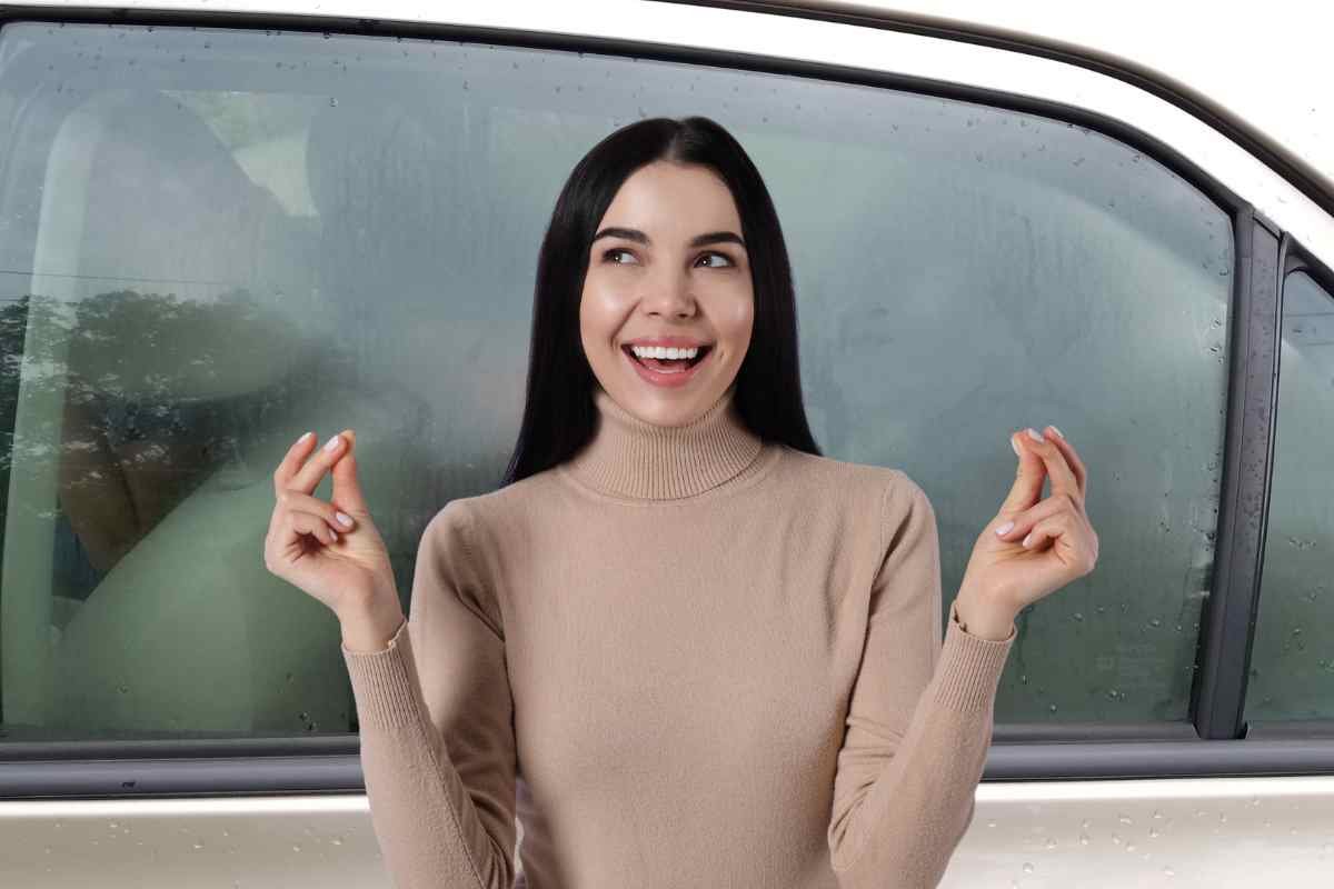 Schioccare le dita e macchina appannata