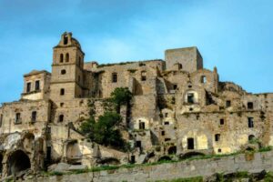 la città fantasma di craco a matera