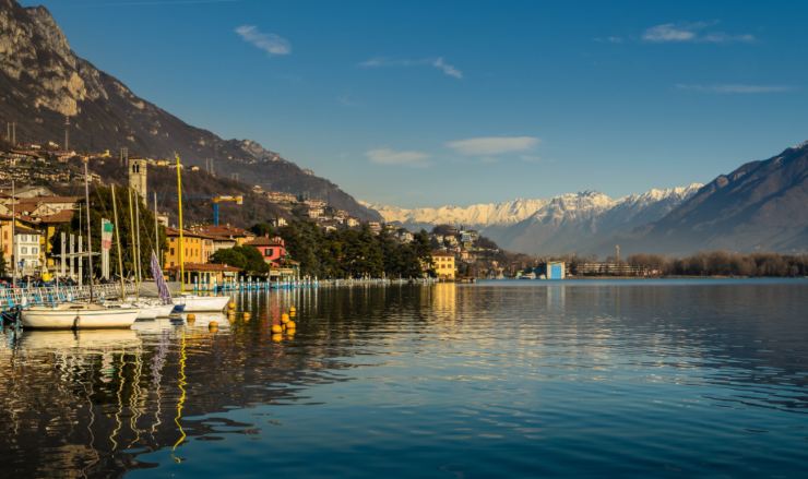 il borgo di lovere sul lago d'Iseo