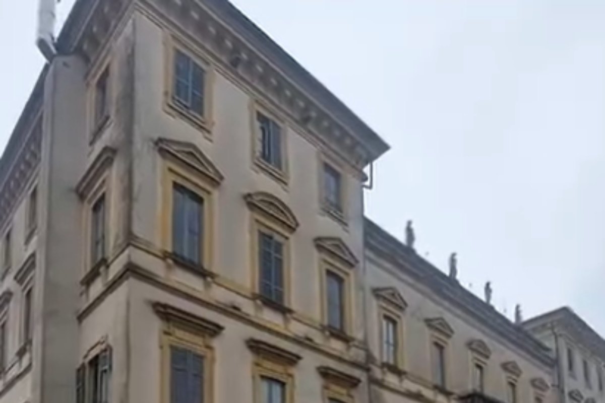 esterno di una residenza nobiliare abbandonata